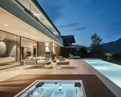 Swimming-Pool in Faulensee